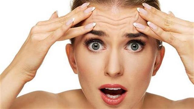 Δέρμα: Πώς το επηρεάζει η αφυδάτωση του οργανισμού