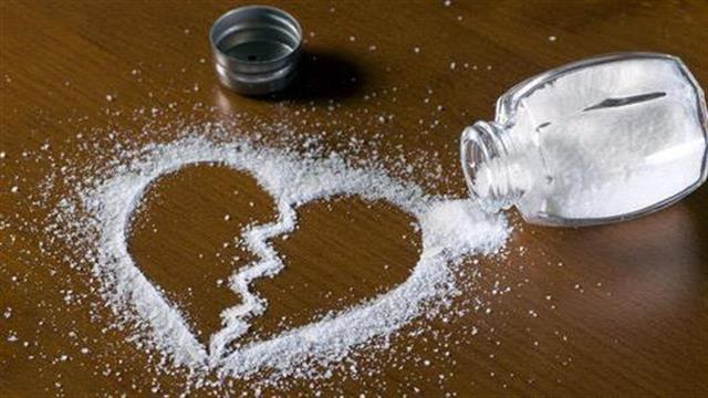 Έρευνα: Η μέση κατανάλωση αλατιού είναι ασφαλής για την υγεία της καρδιάς