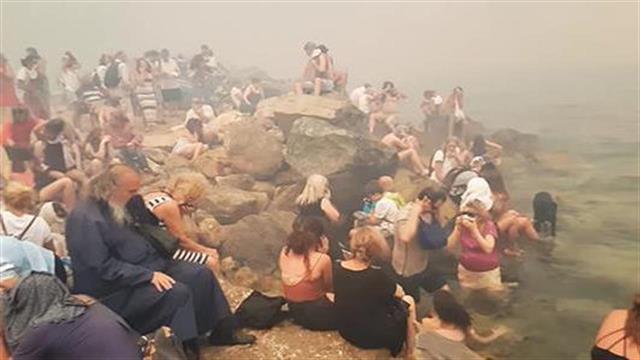 Μάτι: Αιωρούμενα σωματίδια και αρωματικοί υδρογονάνθρακες στη θάλασσα - Καθαρό το πόσιμο νερό