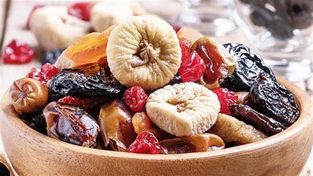 Γιατί δεν πρέπει να το παρακάνουμε με τα αποξηραμένα φρούτα