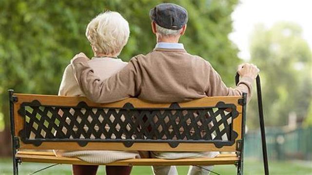 Χάθηκε μία πόλη σαν την Καρδίτσα, από τη μείωση των γεννήσεων και την αύξηση των θανάτων