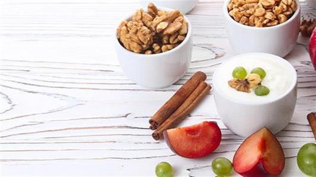 Ποια τρόφιμα να προτιμήσω για να μειώσω τη χοληστερόλη μου