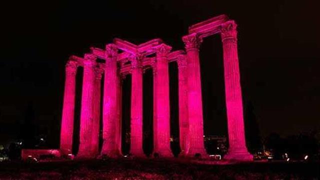 Estee Lauder Companies: Φωταγώγηση μνημείων για να στείλουν ηχηρό μήνυμα για τον καρκίνο μαστού