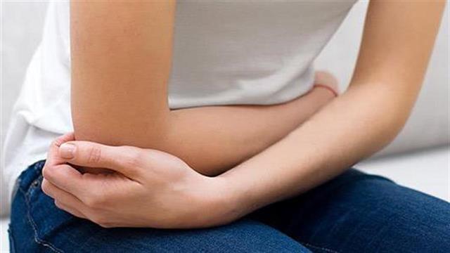 Πώς να αντιμετωπίσετε φυσικά τους πόνους της περιόδου