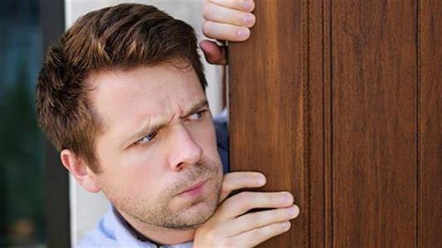 Κρίσεις πανικού και αγοραφοβία: Πώς συνδέονται και γιατί συχνά συνυπάρχουν;