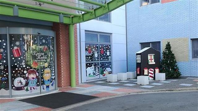 Άρωμα Χριστουγέννων στις Παιδογκολογικές Κλινικές Αθήνας και Θεσσαλονίκης