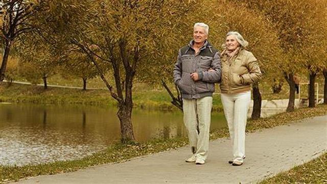 Περπάτημα για 6 μήνες μπορεί να μειώσει τη νοητική εξασθένηση