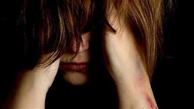 Έφηβοι που βλάπτουν τον εαυτό τους μπορεί να βλάπτουν και τους άλλους