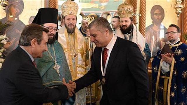 Βράβευση του  Προέδρου του ΙΣΑ από τον Επίσκοπο Σαλώνων Αντώνιο