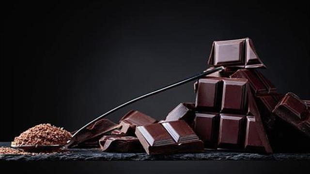 Λίγη μαύρη σοκολάτα την ημέρα κάνει καλό στην όραση