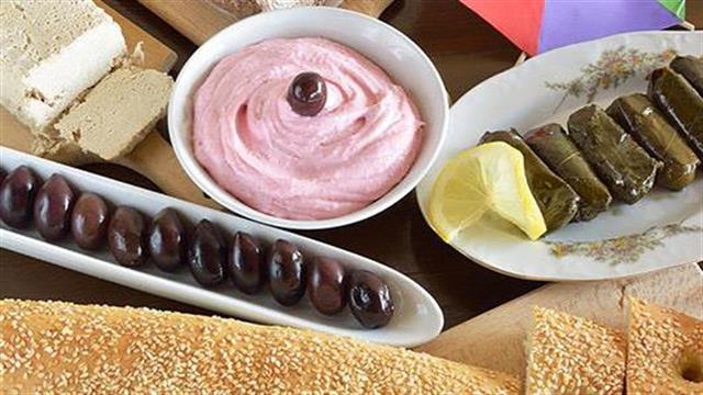 Το τραπέζι της Καθαράς Δευτέρας: Θρεπτικότητα και θερμίδες