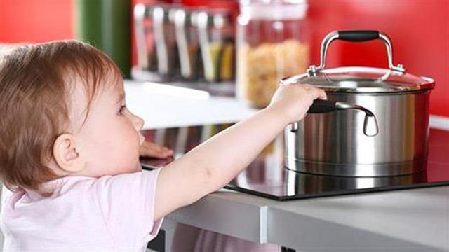 Τι πρέπει και τι δεν πρέπει να κάνεις στο παιδικό έγκαυμα