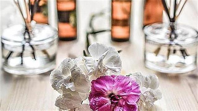 Πώς θα μυρίζει το σπίτι σας υπέροχα χωρίς χημικά