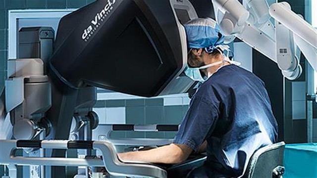 ΥΓΕΙΑ: Με επιτυχία επέμβαση υφολικής εκτομής παγκρέατος και σπληνός με το Ρομποτικό Σύστημα DaVinci Xi