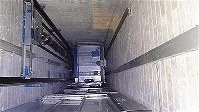 Δεκάχρονος επιβίωσε μετά από πτώση πέντε ορόφων σε φρεάτιο ανελκυστήρα