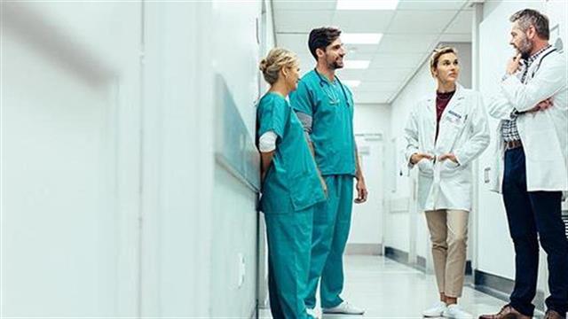 Απαγορεύονται επιπλέον χρεώσεις σε ασφαλισμένους του ΕΟΠΥΥ από ιδιωτικές κλινικές