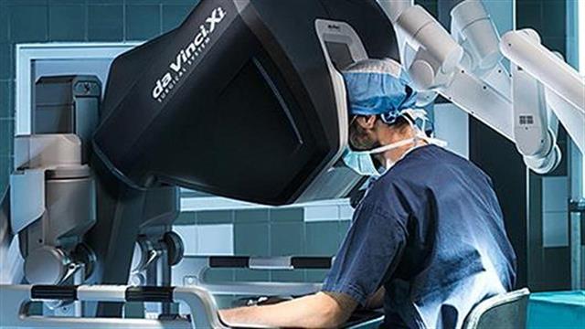ΥΓΕΙΑ: 1.000 ρομποτικά υποβοηθούμενες ουρολογικές επεμβάσεις διενεργήθηκαν με επιτυχία
