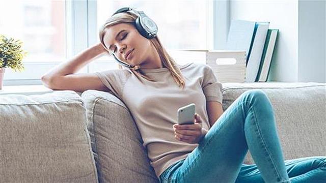 Η μουσική μειώνει τον πόνο και την κούραση σε ασθενείς με καρκίνο στο μαστό