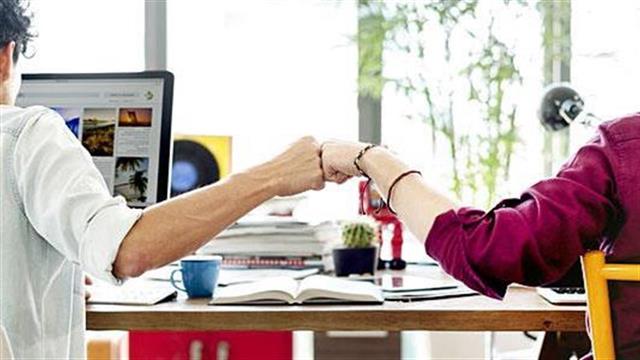 Νέες θέσεις εργασίας από την φαρμακοβιομηχανία