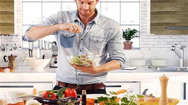 Πώς να χαλαρώσετε στο σπίτι αν δεν πάτε διακοπές