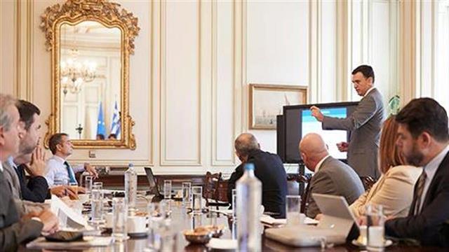 Σύσκεψη στο Μαξίμου για το κάπνισμα