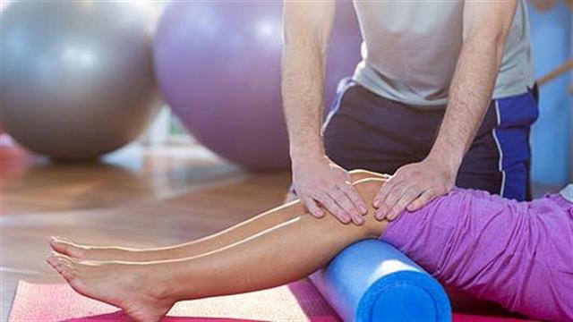 Δωρεά εκπαιδευτικού υλικού από τον Πανελλήνιο Σύλλογο Φυσικοθεραπευτών στο ΕΚΑΒ