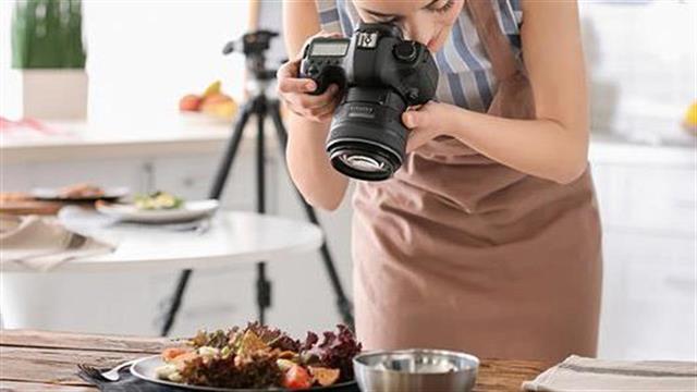 Πώς θα σταθείτε όρθιοι για ώρα χωρίς να πονέσει η μέση σας