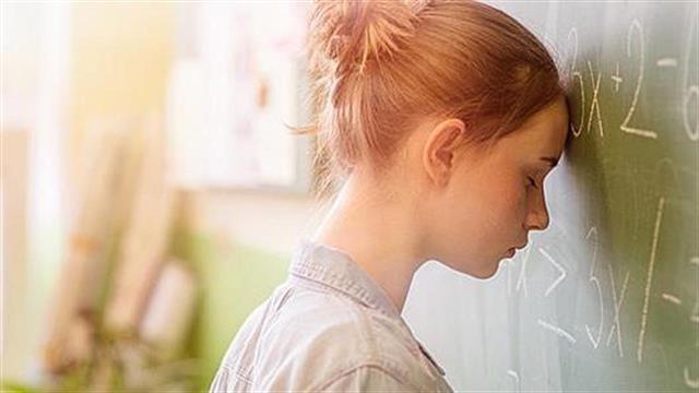 Πιεσμένοι από το σχολείο και τα φροντιστήρια αισθάνονται οι έφηβοι