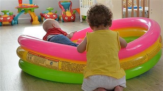 Η Ελληνική πρωτοβουλία και η Nia Vardalos υποστηρίζουν τον Εθνικό Μήνα Υιοθεσίας