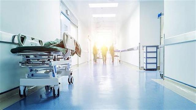 "Επιστράτευση" απόστρατων αξιωματικών και κομματικών για θέσεις διοικητών στα νοσοκομεία