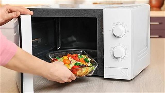 Τι δεν πρέπει να βάζουμε στο φούρνο μικροκυμάτων