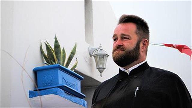 Απόστολος Δάμκαλης: Ο ιερέας - μοτοσυκλετιστής του ΕΚΑΒ