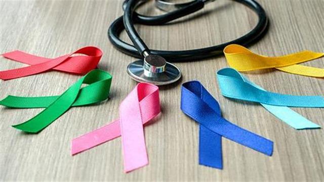 Oικονομικότερες υπηρεσίες και φάρμακα ζητούν οι καρκινοπαθείς