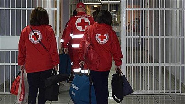 Έναρξη εκπαιδεύσεων σε καταστήματα κράτησης από τον Ελληνικό Ερυθρό Σταυρό