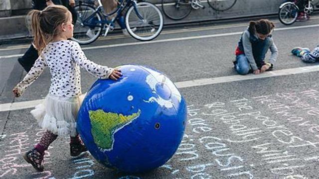 Έκθεση: Τα παιδιά αντιμετωπίζουν αβέβαιο μέλλον