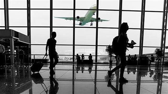 Σωτήρης Τσιόδρας: Γιατί δεν προστατεύει από τον κοροναϊό η απαγόρευση των ταξιδιών