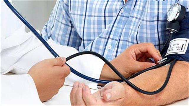 Μελέτη: Η χαμηλή  πίεση μπορεί να αυξήσει τον κίνδυνο θανάτου ευπαθών ηλικιωμένων