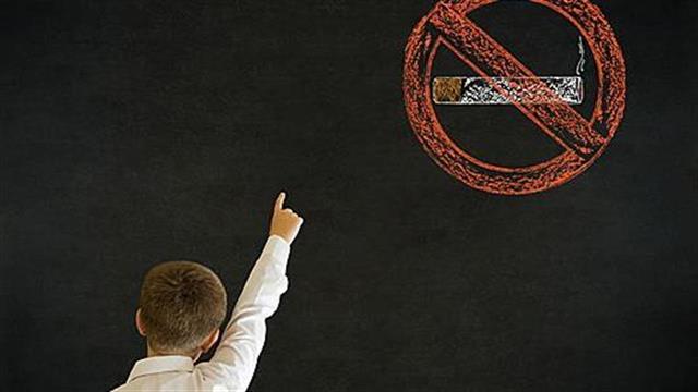 Τσιγάρο: Ο πιο εύκολος τρόπος μετάδοσης του κοροναϊού