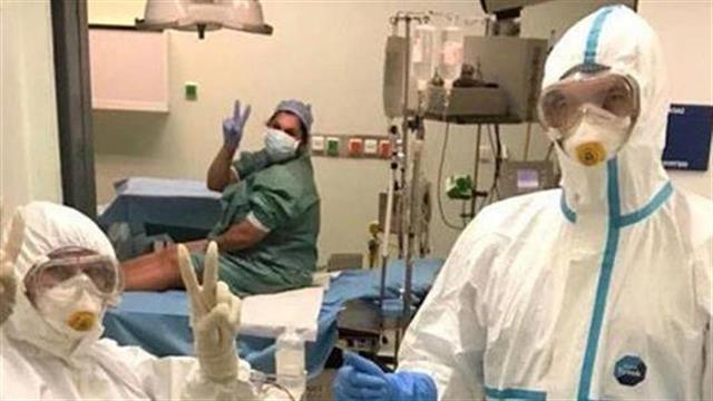 Έγκυος με κοροναϊό γέννησε στο "Αττικόν"