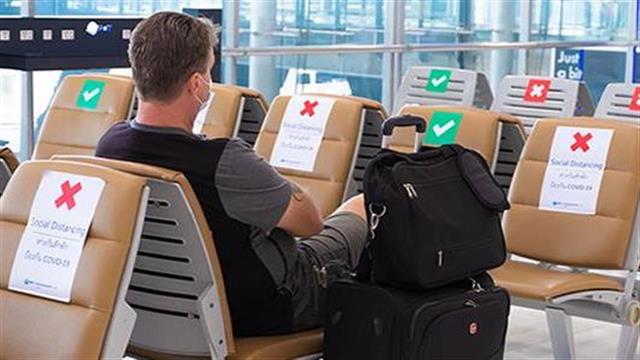 ECDC: Πώς γίνεται η χρήση μάσκας στο αεροπλάνο