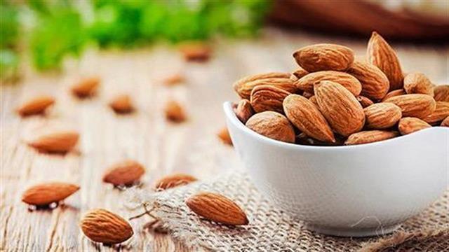 Τα αμύγδαλα ωφελούν την υγεία των αγγείων