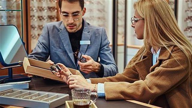 Παράταση συμβάσεων μεταξύ ΕΟΠΥΥ και παρόχων οπτικών και λοιπού υλικού