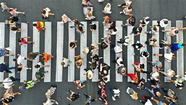 Πώς επηρεάζει τον παγκόσμιο πληθυσμό η πανδημία του κορωνοϊού