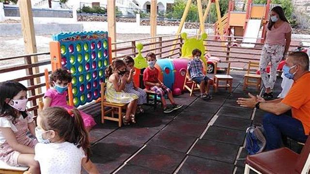 Μια μεγάλη και ζεστή αγκαλιά για τα παιδιά και τους ενήλικες στην Κάσο και στη Σύμη