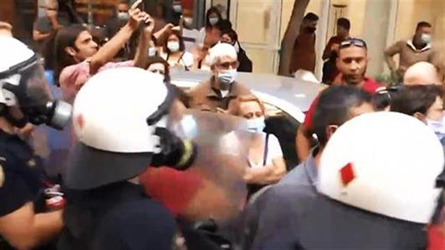 Η ΠΟΕΔΗΝ καταγγέλλει την επέμβαση των ΜΑΤ