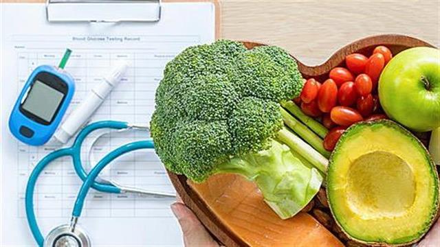 Κέτο vs Άτκινς: Ποια διατροφή υπερτερεί