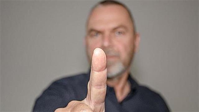 Οι φανατισμένοι αναζητούν λιγότερες πληροφορίες ακόμα και όταν δεν είναι σίγουροι