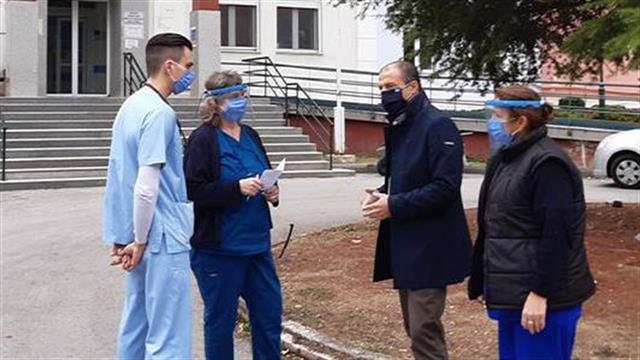 Πανδημία: Αιχμές δημάρχου Βέροιας για τα στοιχεία - Ντουντούκες στα χωριά της Νάουσας