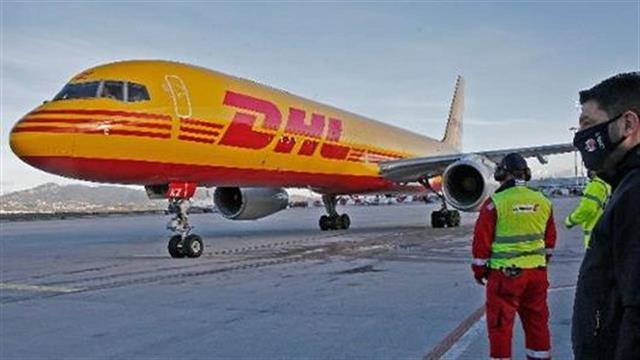 Έφτασε στην Αθήνα το δεύτερο πακέτο με εμβόλια