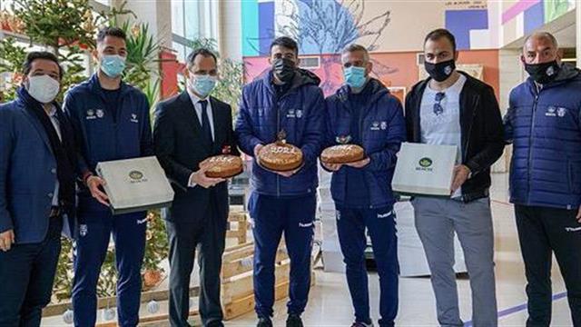 Η εταιρεία ΒΕΝΕΤΗ και η ΠΑΕ Απόλλων Σμύρνης πρόσφεραν 4.660 βασιλόπιτες στο προσωπικό των νοσοκομείων Ευαγγελισμός, Σωτηρία, Αττικόν και Θριάσιο